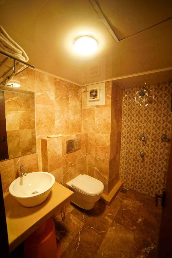 Lalitha Inn Guruvāyūr Kültér fotó
